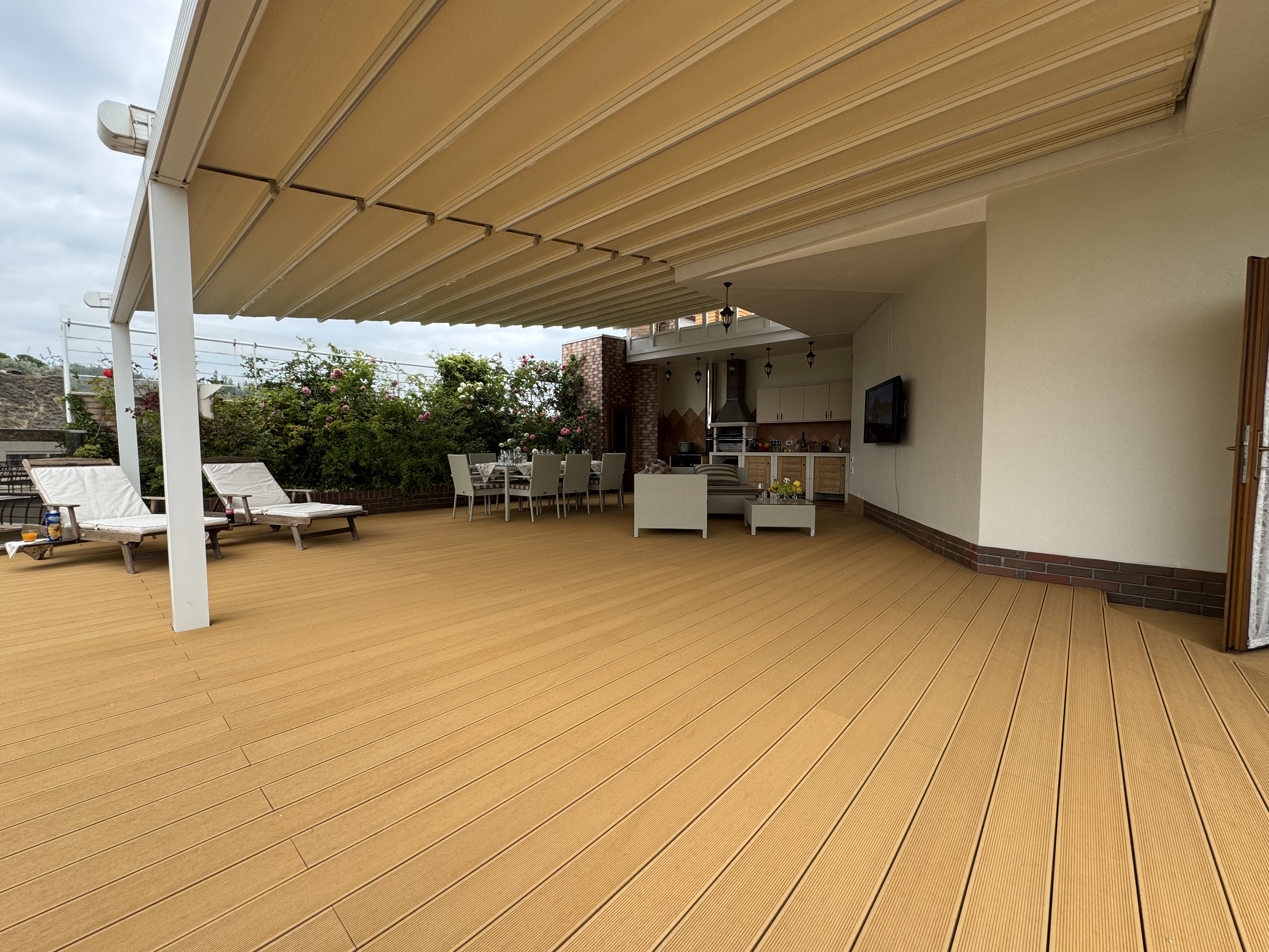 Велика терасса з видом на море